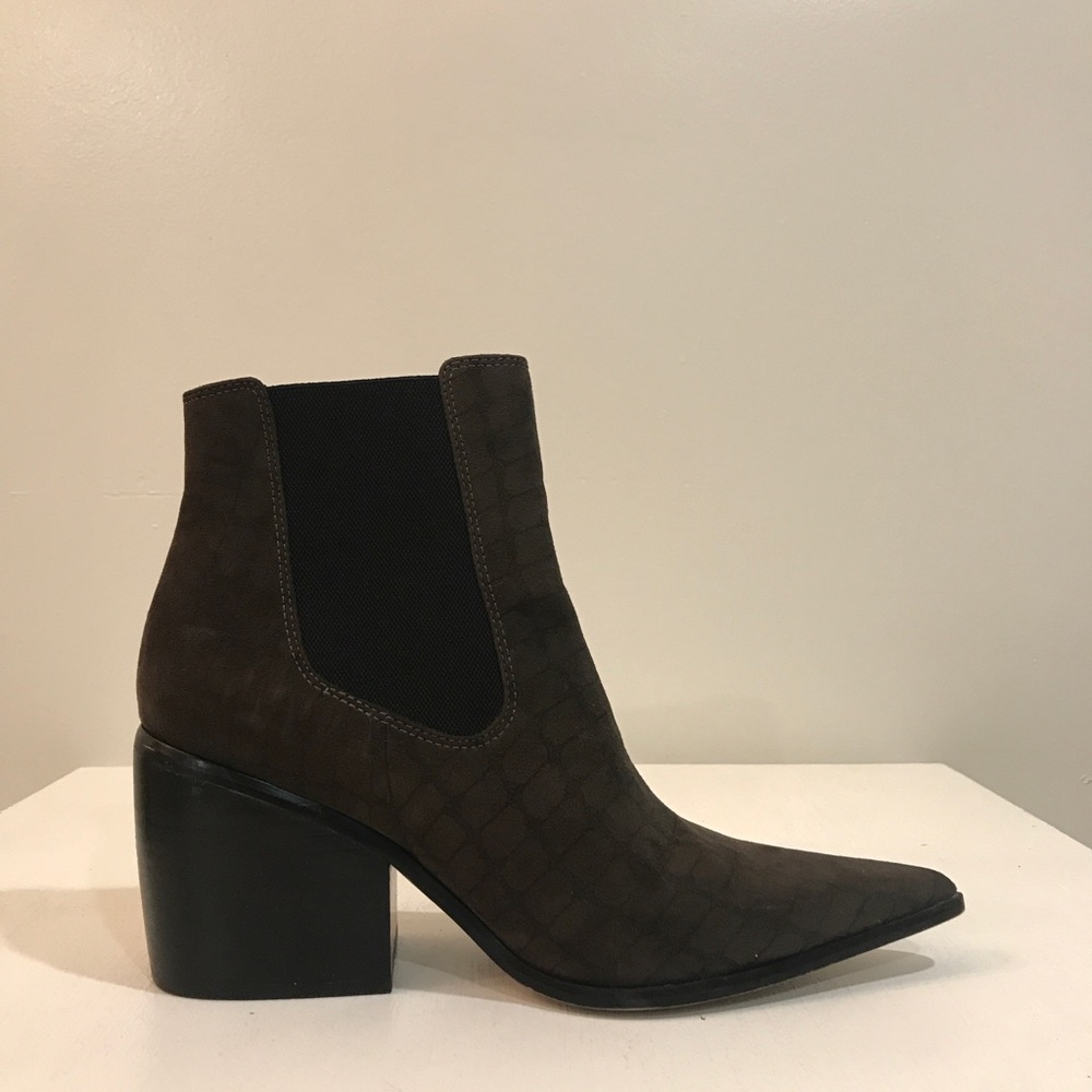 ASOS SUEDE CHELSEA BOOTS